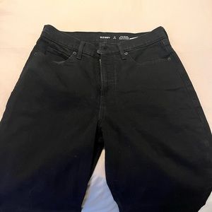 Old navy black pants cropped short